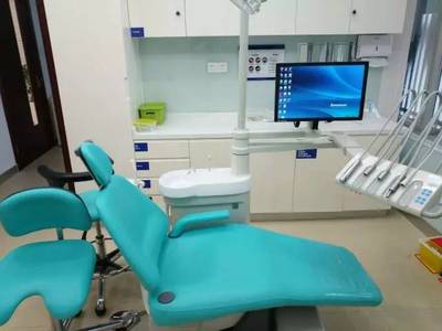 楚雄拜博口腔“圓夢(mèng)大學(xué)捐贈(zèng)儀式”啟動(dòng)，用專(zhuān)業(yè)診療守護(hù)青春笑容